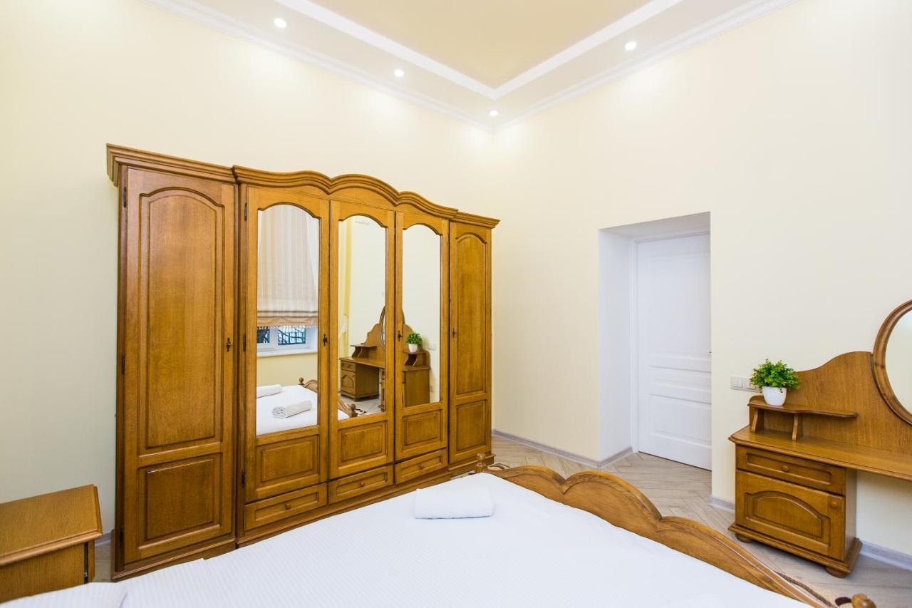 Avangard On Sholom Aleikhem St 7 Apart Appartement Lviv Buitenkant foto